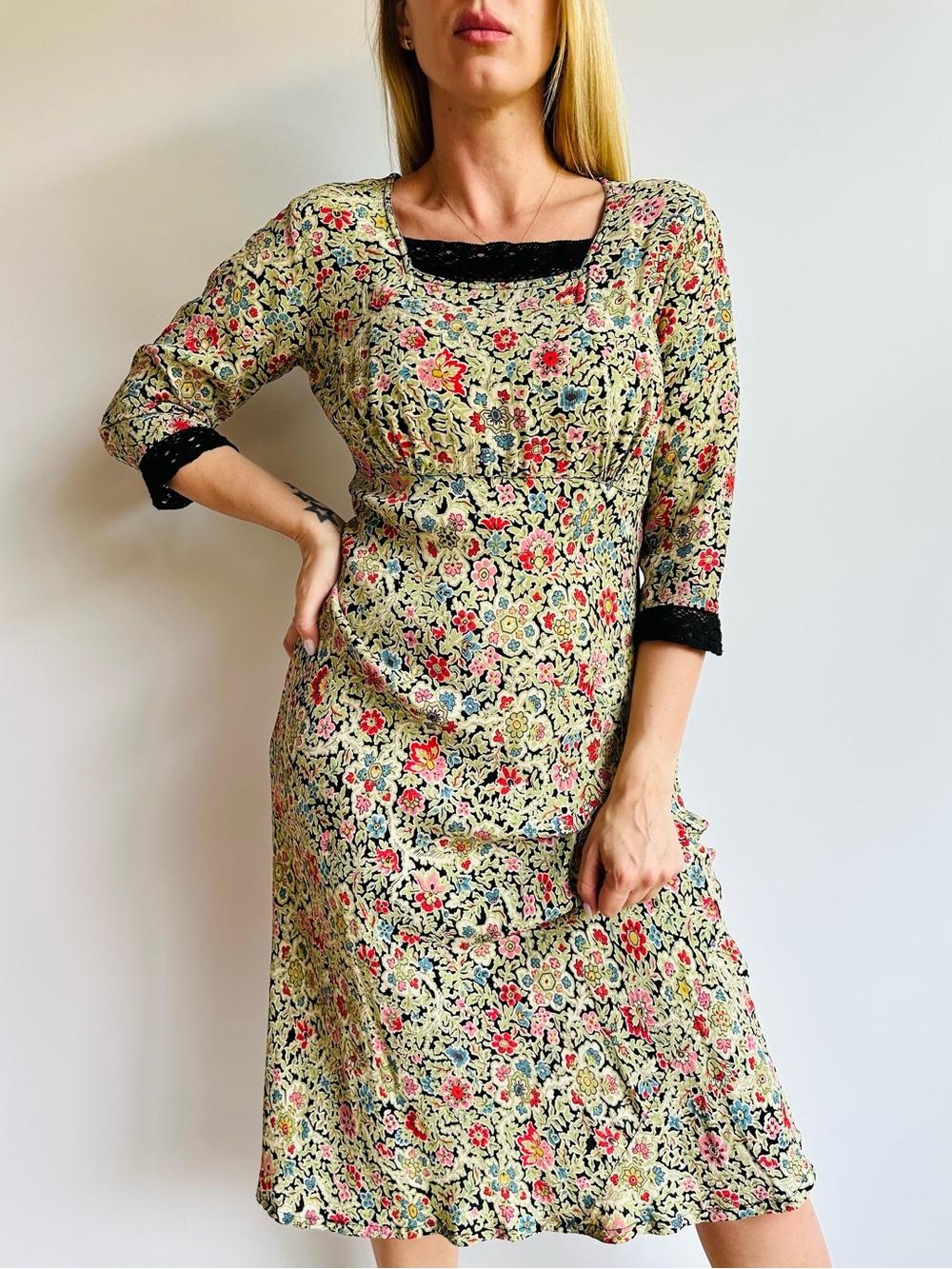 Vintage Putumayo Floral Rayon Midi Dress Crochet Trim Empire Waist Boho
